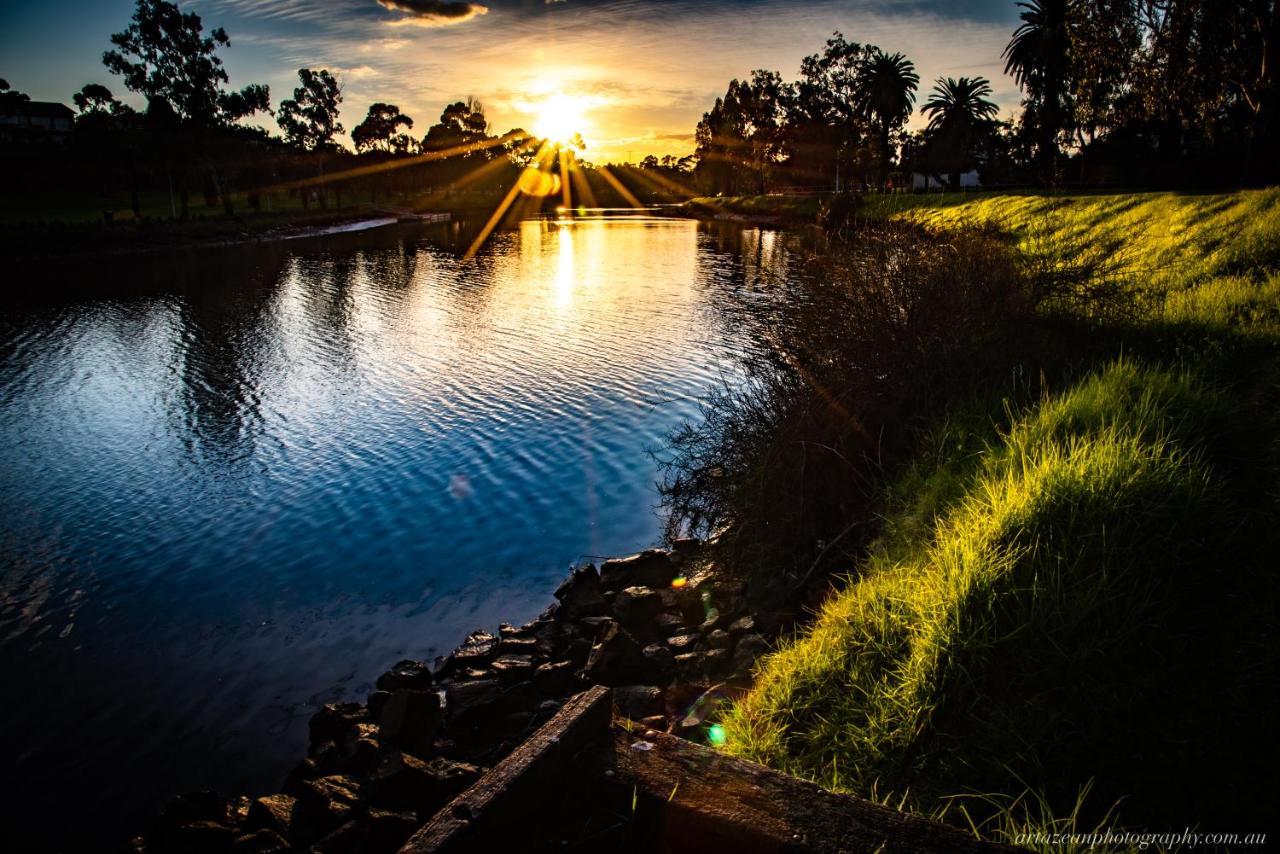 Modern, Clean, Luxury At The Right Price..... Daire Maribyrnong Dış mekan fotoğraf